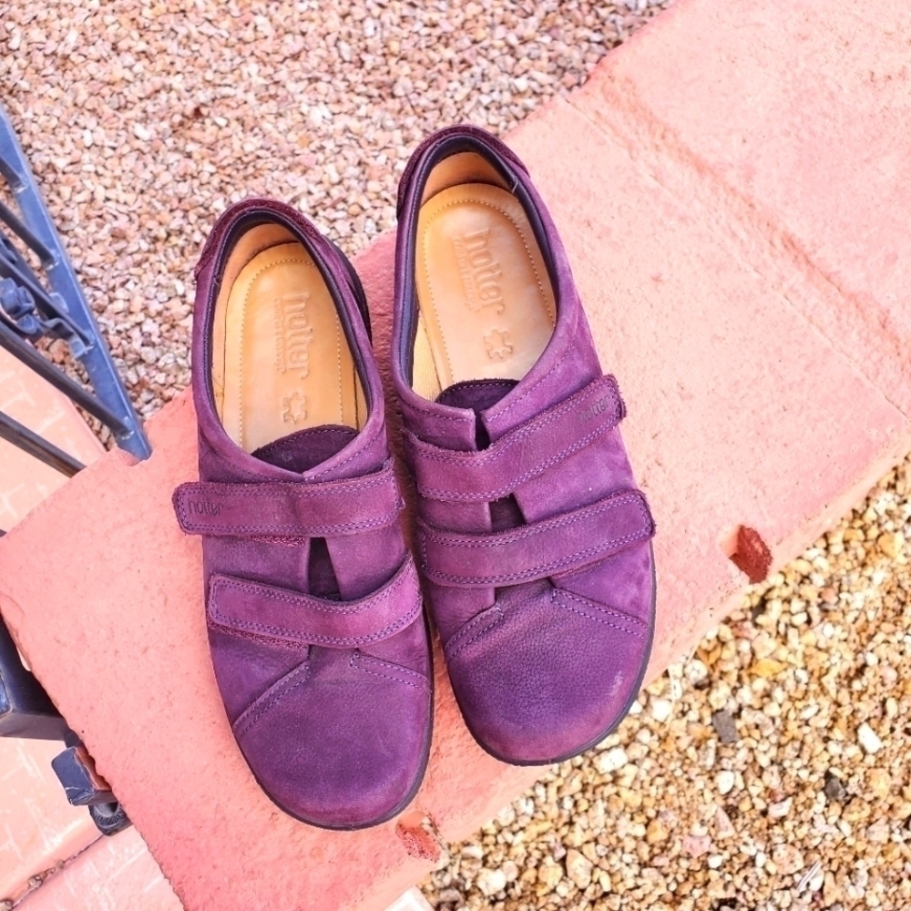 Hotter Leap Adjustable Purple Suede Sz. 9 Shoe‎